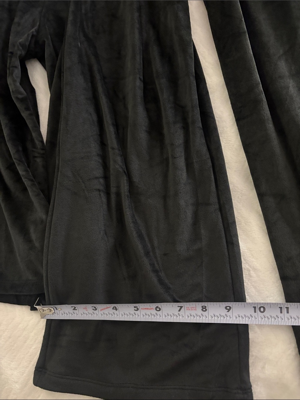 Women's Black Wide-Leg Velvet Lounge Pants - Cozy Pull-On Style - Picture 5 of 6